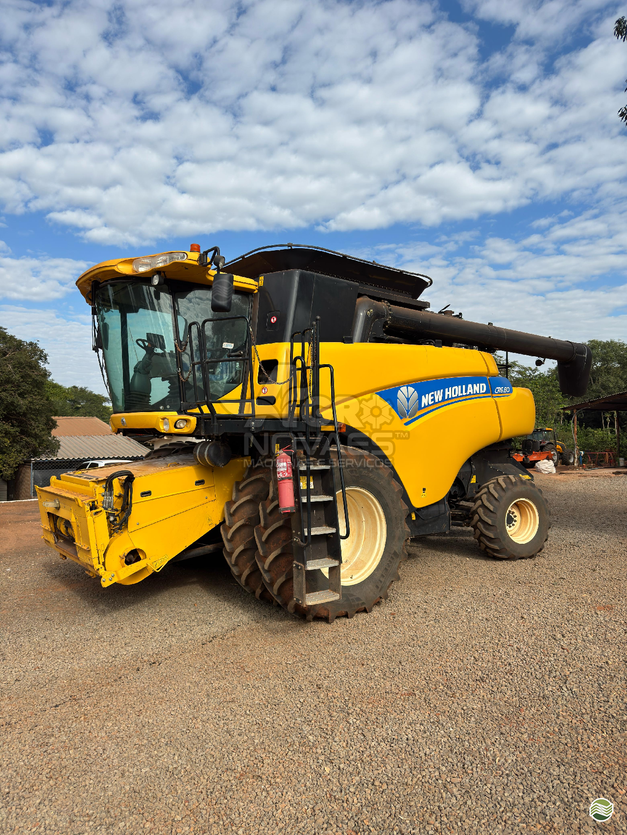 COLHEITADEIRA NEW HOLLAND CR 6.80 Agro Novaes Máquinas Agrícolas FERNANDOPOLIS SÃO PAULO SP